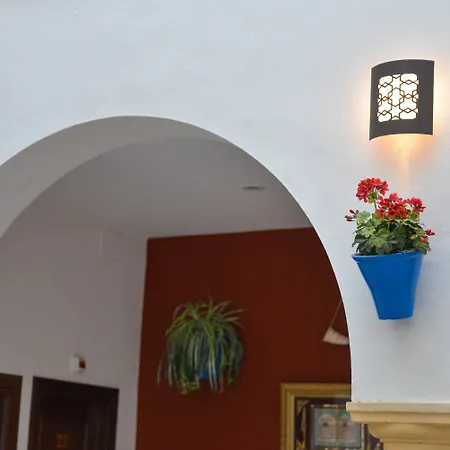 Hotel Omeyas 2*